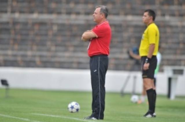 Млад алжирец се пробва в Локо Сф