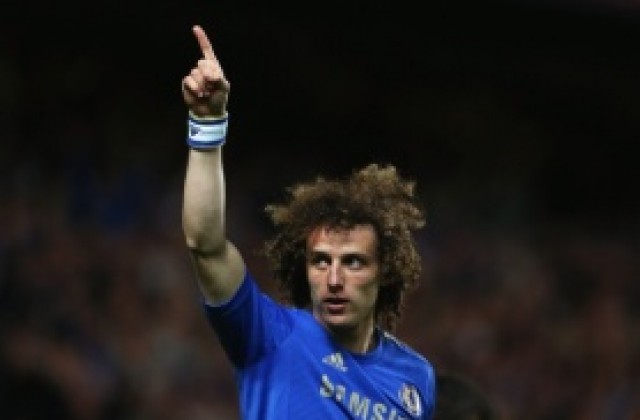 Давид Луис пропуска мача с Астън Вила