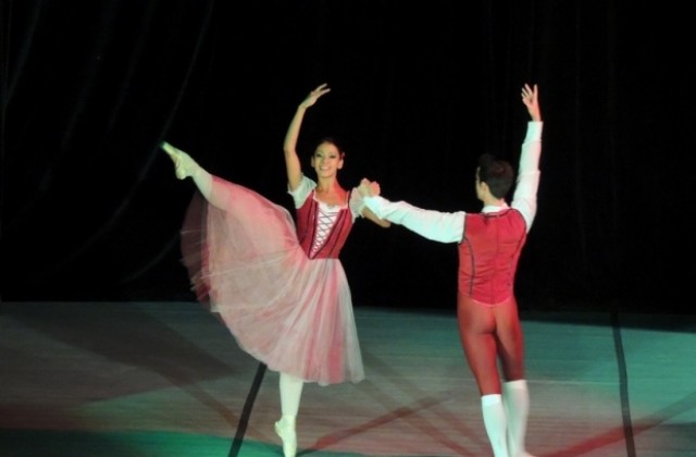 Балетна класика представиха в Марян и Елена