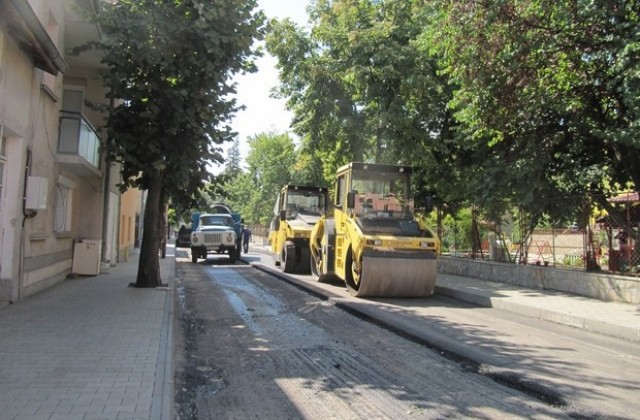 Асфалтират 39 улици в Свиленград
