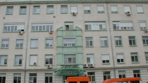 Майка хвърли бебето си от втория етаж на социално заведение