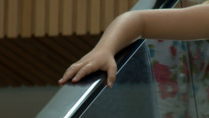 Падналият в мола Стефан се подобрява