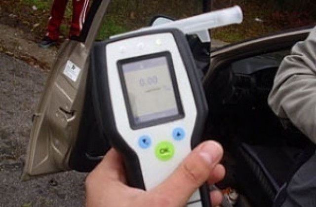 Пиян посред бял ден перничанин кара камион на „Златни пясъци”