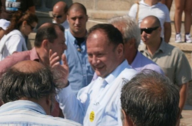 Парламентът се заема с Комисията за конфликт на интереси и службите