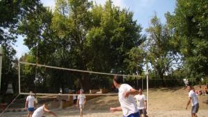 Звездичките първи сред девойките в турнира по плажен волейбол