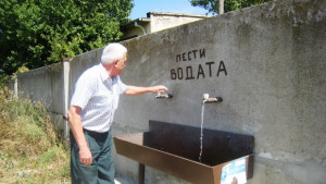 Възстановиха чешмата с минерална вода до военния завод в Търговище