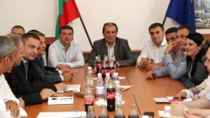 Драгомир Стойнев За мен има само една партия и това