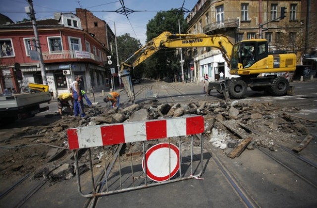 Спират трамваи в центъра на София за седмица