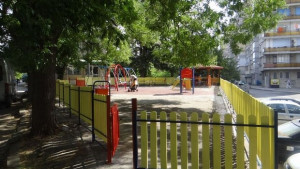 Подновиха детски площадки в Ямбол