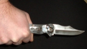 Жена заплашена с нож