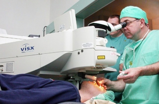 По революционен начин лекуват заболяване на роговицата във Варна