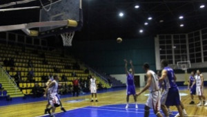 Черно море Порт Варна преотстъпва трима и се разделя със