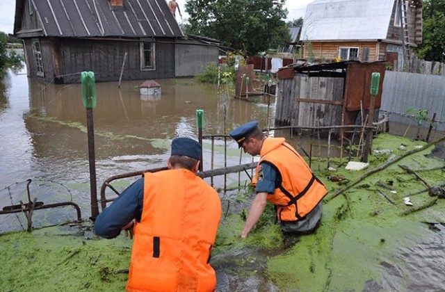 Над 11 000 души се борят с наводненията в Далечния Изток на Русия