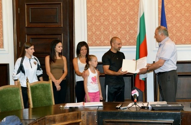 Кметът на Сливен поздрави световни шампиони по карате