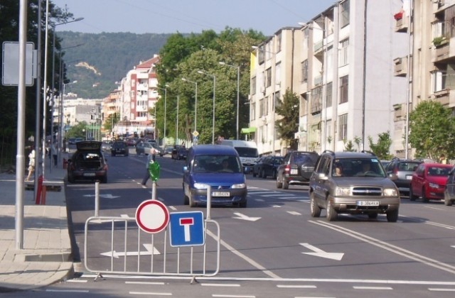 Светофари ще спират нощните гонки