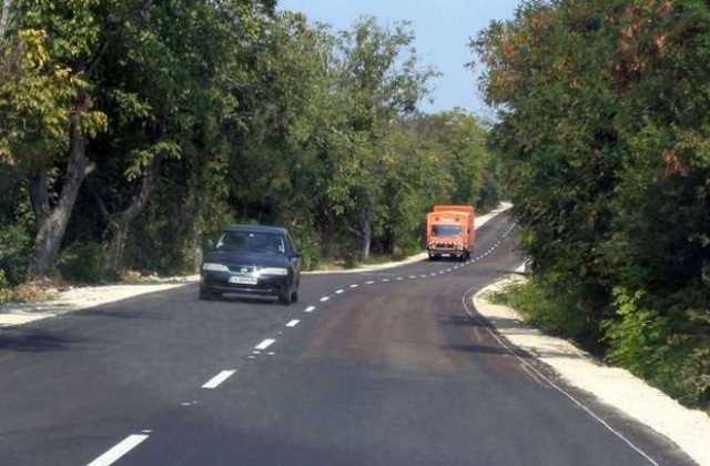 Отвориха обновения път Казачево - Стефаново - Дебнево