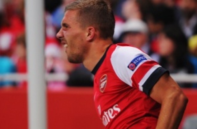 Подолски е аут за 3 седмици