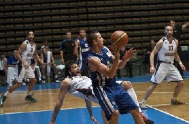 България измъкна инфарктна победа над Естония