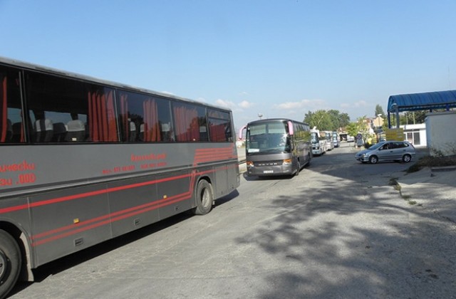 Автобусните превозвачи от Благоевград спряха протестите