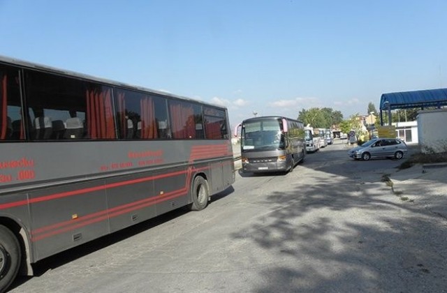 Автобусните превозвачи от Благоевград спряха протестите