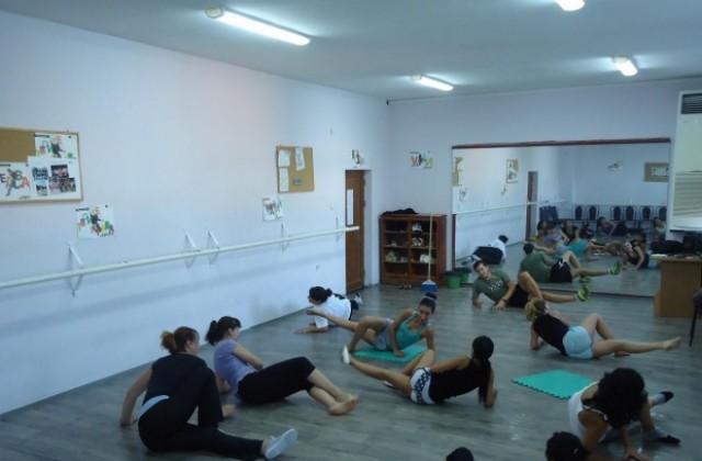 Общински младежки дом организира безплатни кардио тренировки за русенци
