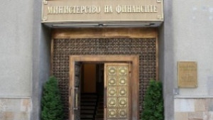 Бюджетът на червено със 168 млн лв