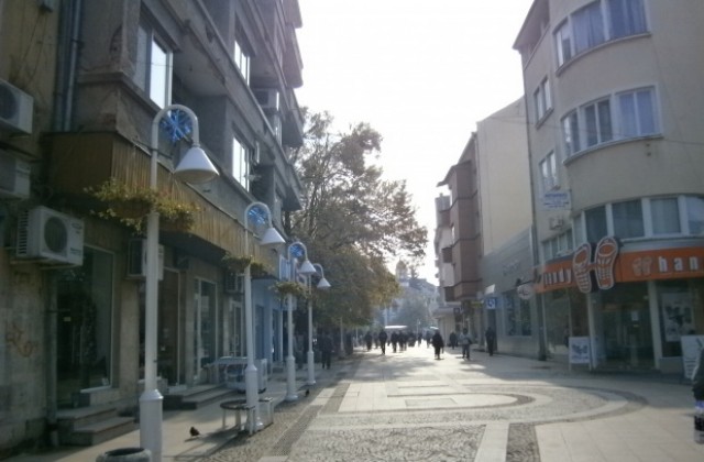 Увеличават се наетите в частния сектор