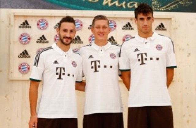 СНИМКИ: Байерн показа нов екип, приличащ на носия за Октоберфест