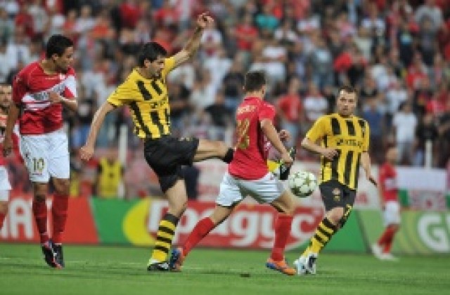 СНИМКИ: ЦСКА и Ботев не посегнаха към победата, Менди втрещи с червен картон