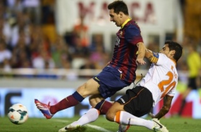 ВИДЕО: Барса и Валенсия с шоу за милиони, хеттрик на Меси едва спаси каталунците