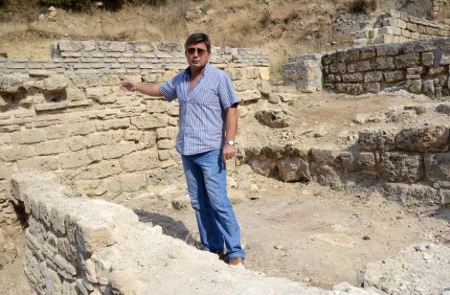 Манастирът в Караач теке край Варна остава недостъпен за туристите