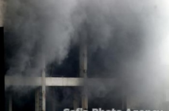 Пожари горяха в склад за отпадъци, ресторант и кафене