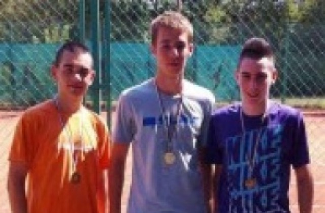 Медали за тенис-клуб Кристи