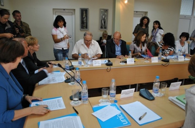 Меморандум за сътрудничество в подкрепа на децата в риск подписаха четирите общини в Сливенска област и УНИЦЕФ