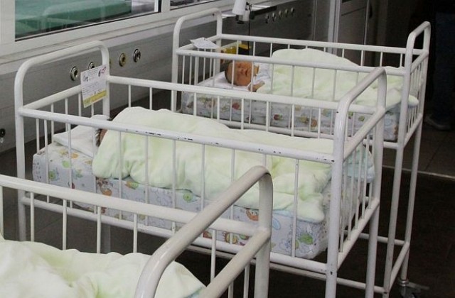 Агенция за закрила на детето проверява родилните отделения