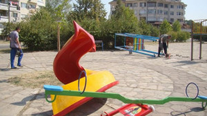 Обновяват още 6 детски площадки в Димитровград