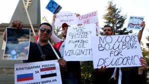 Сирийци във Варна излязоха на протест обявиха се против война