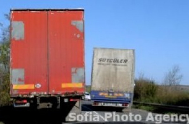 Ограничават движението на тирове по празниците