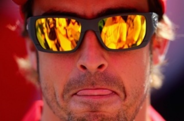 Алонсо иска нов договор с Ферари