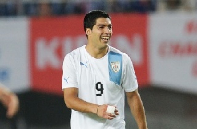 Суарес доближи Уругвай до Мондиал 2014 с нови два гола