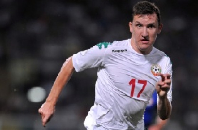 Неделев с болки в коляното след загубата от Италия