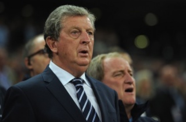 Ходжсън беснее за жълтия картон на Дани Уелбек