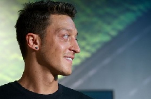 Йозил: Щях да отида в Арсенал и без пари