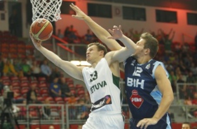 Късна драма класира Литва, Италия остана единствена непобедена