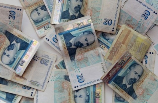 Обмислят увеличаване на минималната заплата до 340 лв.