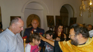 Свещеници покръстиха десет деца с увреждания в Марянския манастир