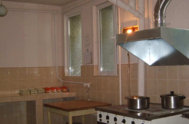 Обновиха кухнята на детска градина в Поликраище