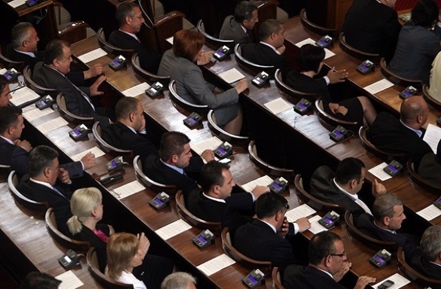 Не плащаш осигуровки на служители - затвор?