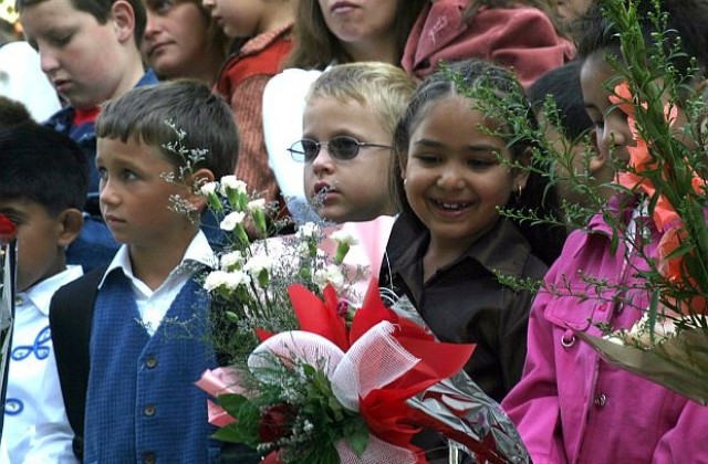Обмислят по-засилен полицейски контрол около училищата