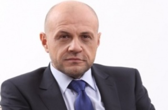 Започнат ли партиите да си мерят протестиращите – това е краят на демокрацията